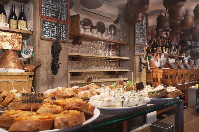 Venice Cicchetti, Spritz and Wine Tour with a Local Guide - Ghetto Ebraico: a 500-year story you can actually walk