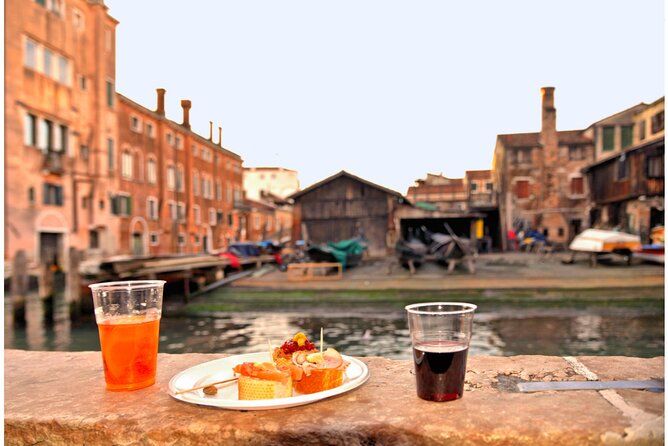 Venice Cicchetti, Spritz and Wine Tour with a Local Guide - Why the guide’s stories matter while you eat