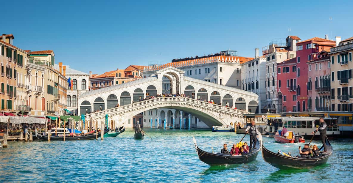 Venice City Walking Tour with an APP - Quiet Venice between canals: Contarini del Bovolo and the “short stops that count”