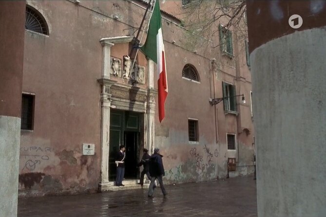 Venice Commissario Brunetti and Donna Leon: Walk His Beat - Donna Leon Venice, mapped onto real streets