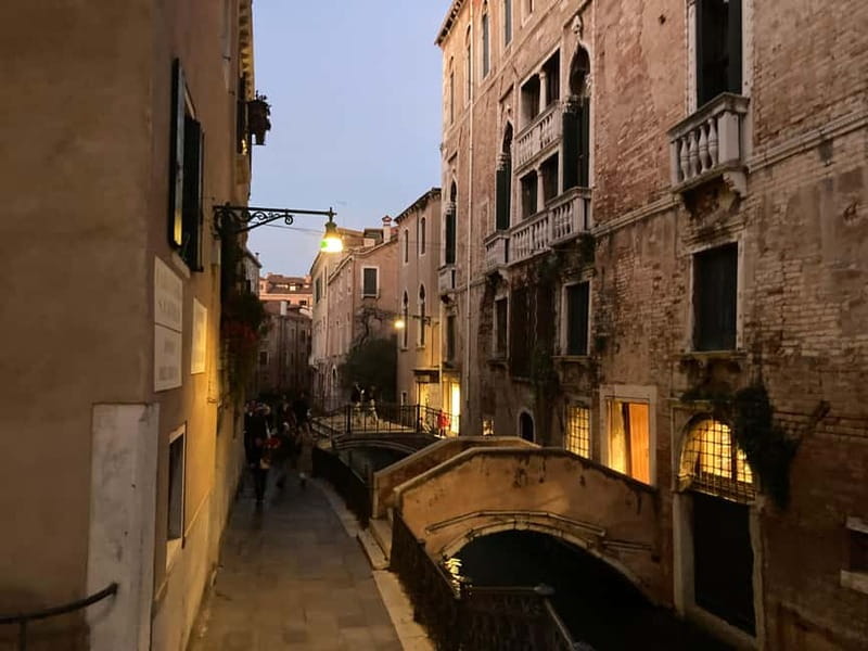 Venice: Crimes, Legends, and Mysteries Sunset Tour - Sunset in San Polo: Campo San Polo to St. Mark’s mood shift