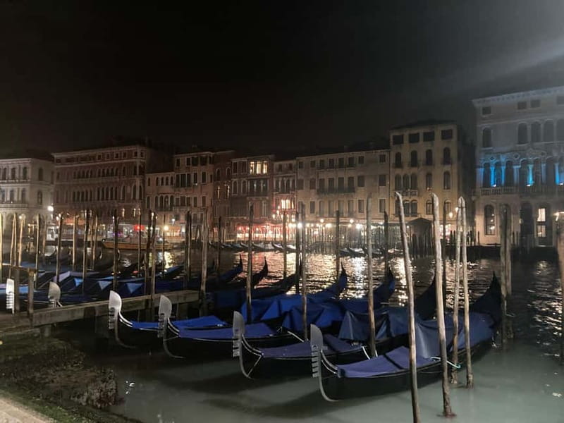 Venice: Crimes, Legends, and Mysteries Sunset Tour - Dark alleys: the point where Venice feels close and a little scary