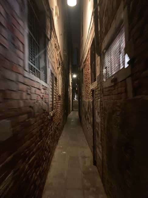 Venice: Crimes, Legends, and Mysteries Sunset Tour - Should you book this San Polo crimes and mysteries sunset tour?