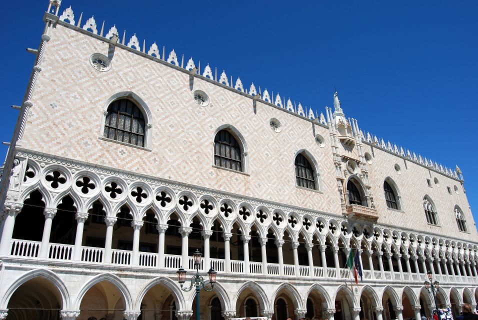 Venice: Doge's Palace and Basilica Skip-the-Line Guided Tour - Meeting by the Lion Pillar: Your Day Starts in the Right Place