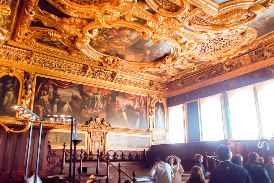Venice: Doge's Palace and St. Mark's Basilica Tour - How guides keep it moving without losing the plot