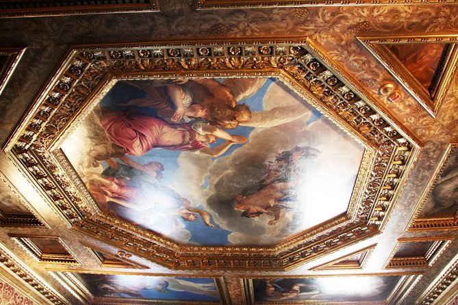 Venice: Doge’s Palace Prisons & Secret Itineraries Guided Tour - Piombi Prison and the attic cells: where the stories feel real