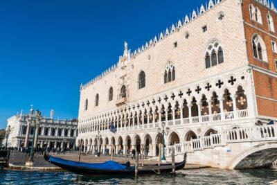 Venice: Doge’s Palace Prisons & Secret Itineraries Guided Tour - Public rooms and big art: seeing what most people skip
