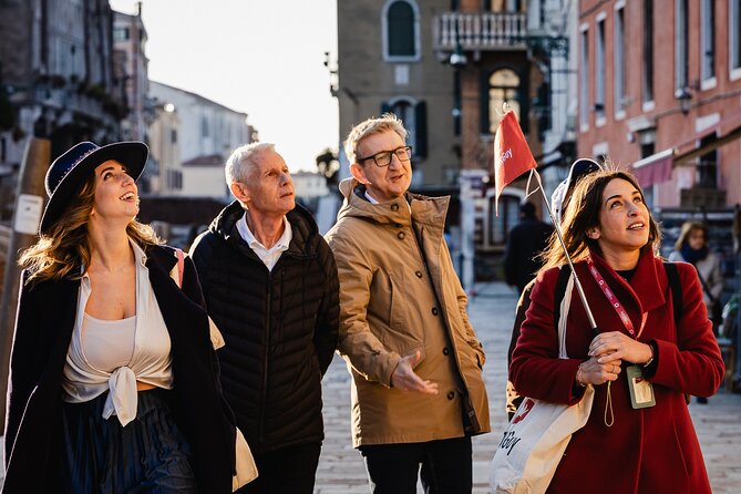 Venice Evening Food Tour: Bites, Drinks & Sit-Down Dinner - Stop 2: Strada Nova for Fish Cicchetti and a Glass of Ombrа