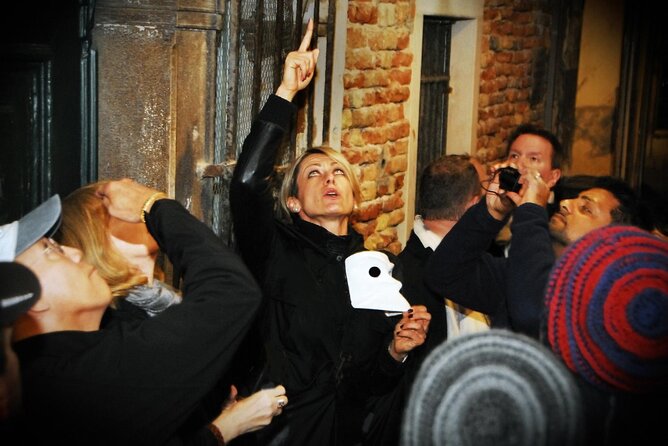 Venice Ghost Stories, Legends and Anecdotes Tour - Ponte di Rialto Stops: Weird Hotel Facts and Ghost-Adjacent Curiosities