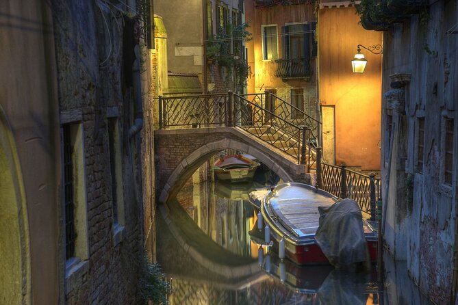 Venice Ghost Stories, Legends and Anecdotes Tour - Sotoportego e Corte Nova: The “Casino” and Secret Doors Story