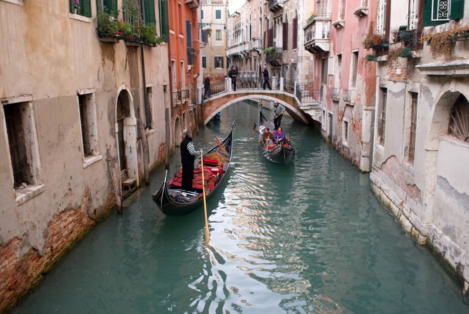 Venice: Gondola Ride and St. Mark's Basilica Tour - The Guided Highlights Inside St Mark’s: What to Look For