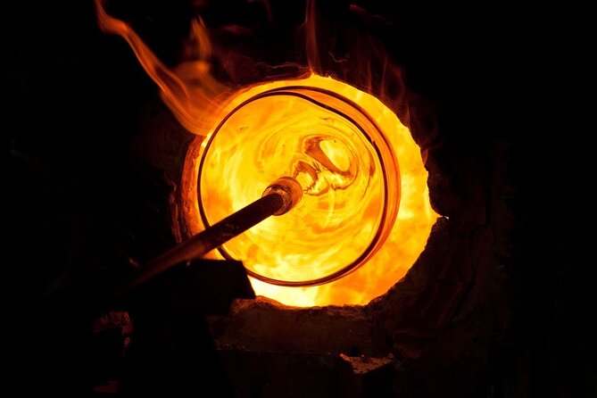 Venice Islands Cruise: Murano Glass, Rainbow Burano & Torcello - Murano at the furnace: what the glass stop really gives you