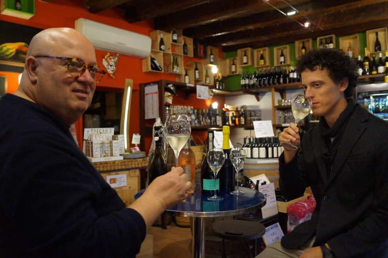 Venice: Italian Prosecco or Red Wine Tasting Expereince - Snacks and pairings: Finger food that doesn’t feel like an afterthought