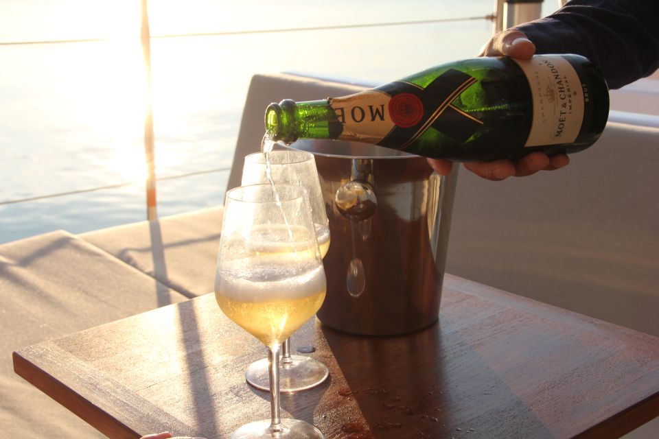Venice: Lagoon Catamaran Tour with Classical Music & Drinks - Who This Tour Fits Best (And Who Might Skip It)