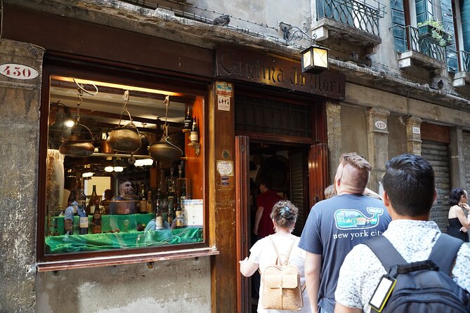 Venice Like a Local: Food, Wine & Spritz Tour with Traghetto Ride - Stop-by-stop route: from Campo de la Maddalena to Campo San Bortolomio