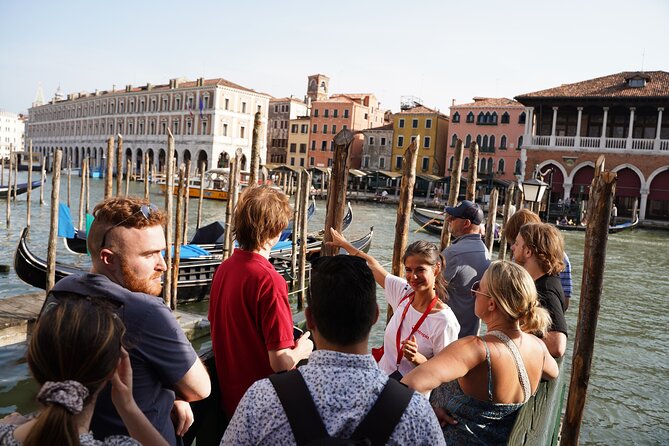 Venice Like a Local: Food, Wine & Spritz Tour with Traghetto Ride - Cicchetti, Prosecco, and spritz: what’s actually included
