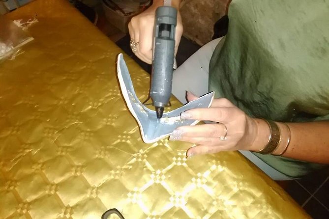 Venice Mask Workshop Class - Stepping into a real Venetian mask atelier