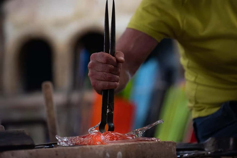 Venice: Murano & Burano Private Boat Tour with Hotel Pickup - Watch glass blowers at work with Vetreria Artistica Colleoni