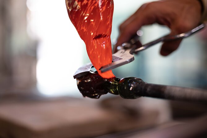 Venice Murano Island Glass Factory Tour with Glass Blowing Demonstration - The Showroom After the Demo: browsing, the €10 credit, and the 20% discount