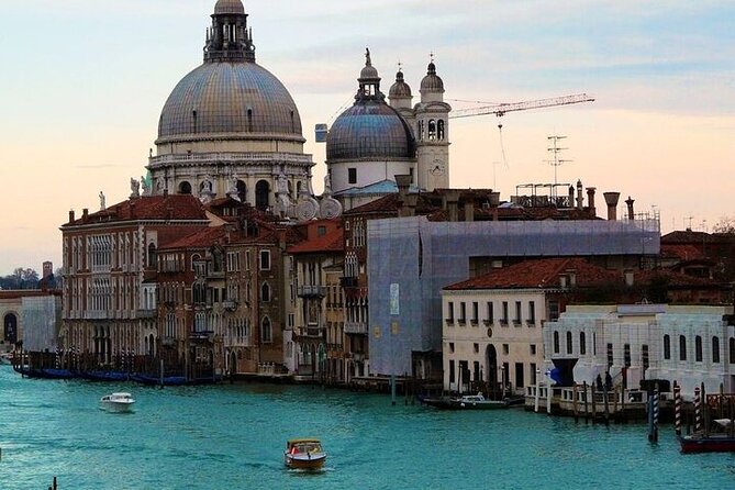 Venice Must See Attractions Walking Tour With A Guide - La Fenice, the Scala Contarini del Bovolo, and Photo Points Over Venice