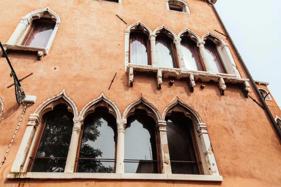 Venice: Off the Beaten Track Private City Tour - Meeting at Libreria Ca Foscarina 3 and How the Tour Flows