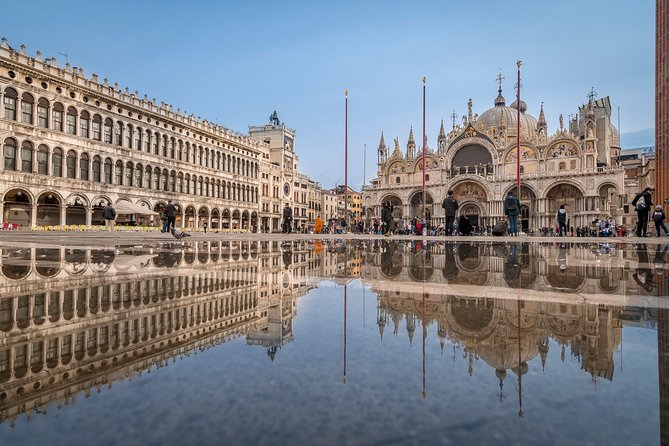 Venice Photography Masterclass - Private Photography Lesson - Ponte di Rialto: getting the lines right on a famous bridge