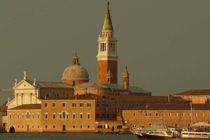 Venice Photography Walking Tour with Private Guide - Day vs. sunset photography: picking the Venice light you want