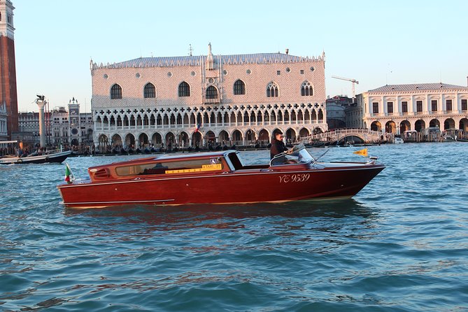 Venice Private Departure Transfer by Water Taxi: Central Venice to Cruise Port - Picking the right service: meet-and-greet vs full service