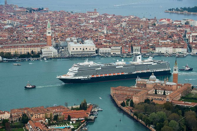 Venice Private Departure Transfer by Water Taxi: Central Venice to Cruise Port - The 25-minute ride: what you’re actually buying