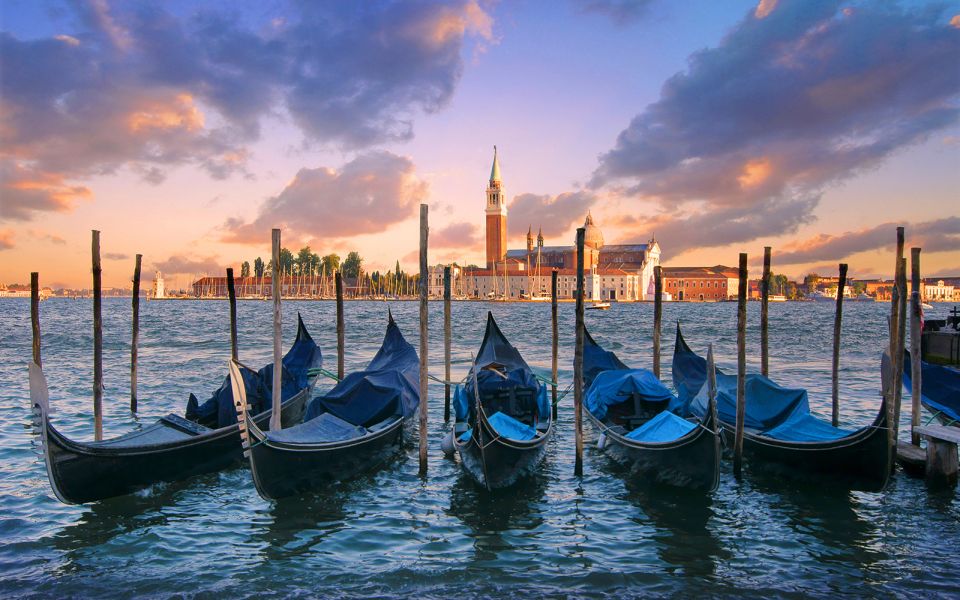 Venice: Private Gondola Cruise for up to 5 Passengers - Price and value: is $157.47 per group worth it?