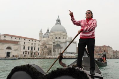 Venice: Shared Gondola Ride and Serenade - Where you board: finding the gondola station by Santa Maria del Giglio