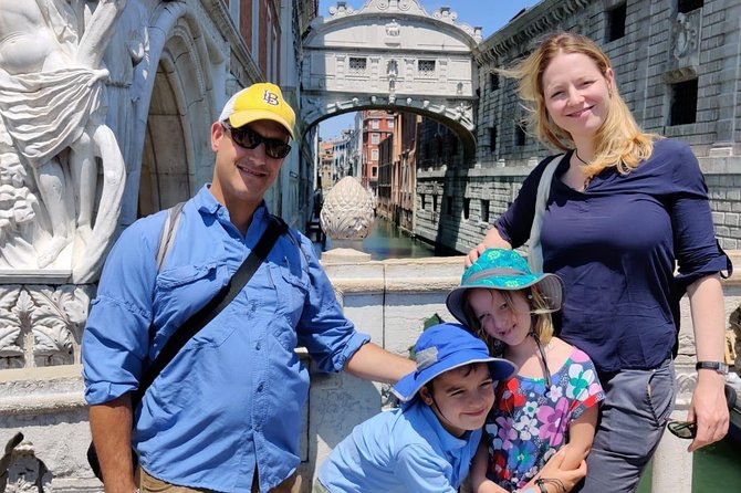 Venice Sightseeing Walking Tour for Kids and Families - Rialto Bridge Photo Time and Market Atmosphere