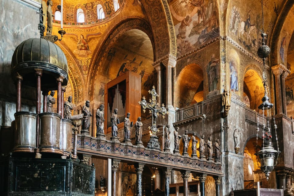 Venice: St. Mark's Basilica & Doge's Palace Tour with Ticket - Bridge of Sighs: the short stop that lands the emotion