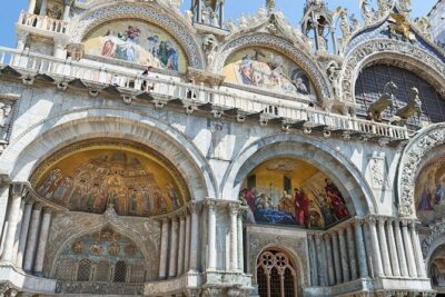 Venice: St.Mark's Basilica & Doge's Palace Tour with Tickets - St. Mark’s Square sights: Clock Tower and Marble Lions you’ll actually notice