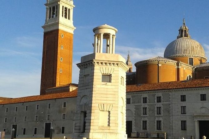 Venice Sunset Cruise by Typical Venetian Boat with Prosecco - The prosecco toast: where the sunset moment actually happens