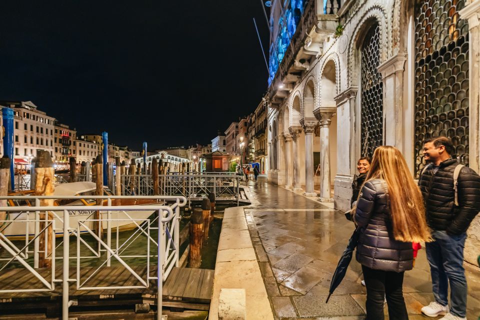Venice: The Ghost & Legends Walking Tour - Finding the Meeting Point Near San Marco Post Office