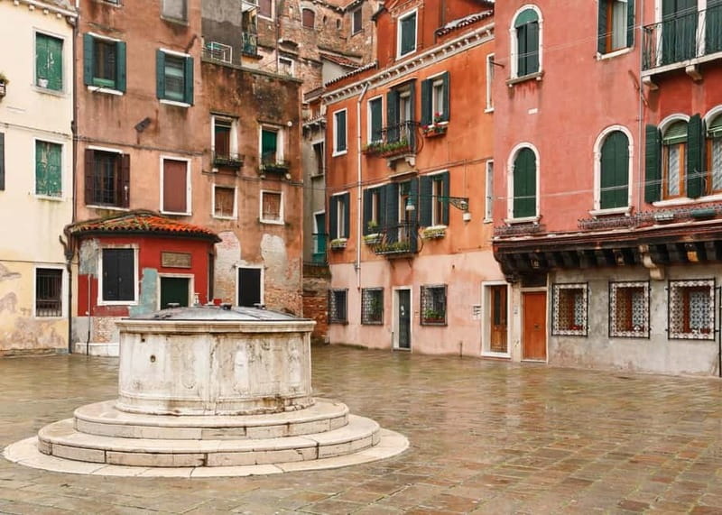 Venice: The Grand Canal Touch – Walking & Gondola Experience - La Fenice and San Moisè: two dramatic stops that explain Venice’s rhythm