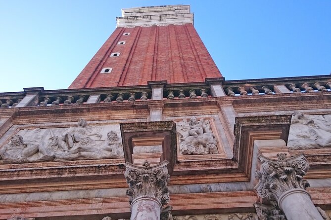Venice Top attractions Walking Tour along the Canals - Venice canal landmarks in 2 hours, with a local guide pace