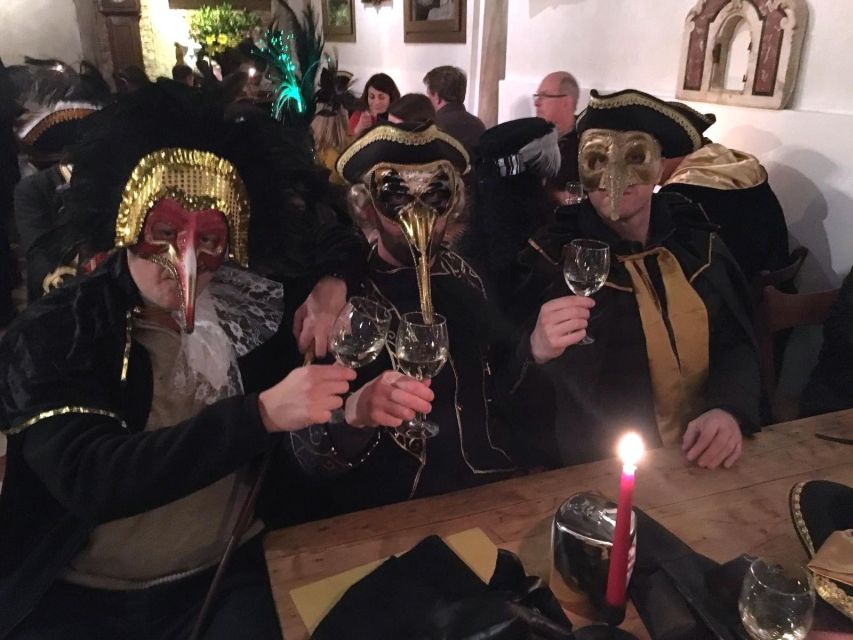 Venice: Venetian Style Carnival Pub Crawl - The Bacari Game: What an Ombra Tasting Really Gives You