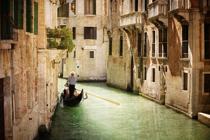 Venice Walking Tour and Gondola Ride - Rialto Bridge Sightline From the Water