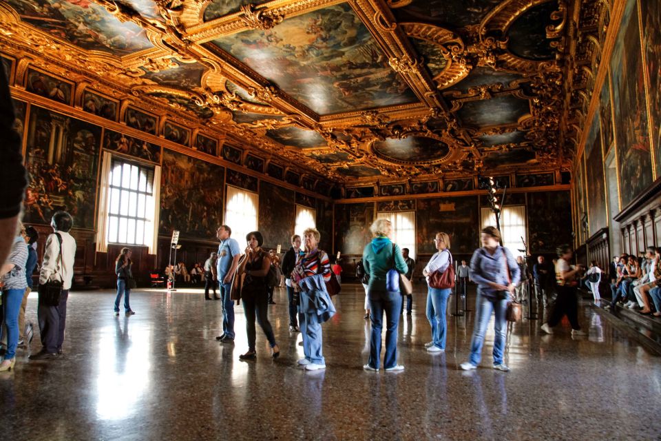 Venice: Walking tour, Doge Palace, & St. Mark's Basilica - Doge’s Palace: political power, prisons, and Bridge of Sighs storytelling