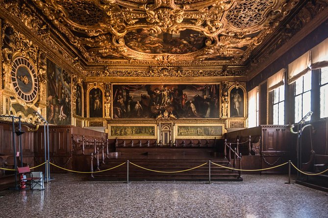Venice's Best: Basilica, Doge's Palace, Gondola & History Gallery - Making the most of the Doge’s Palace circuit: power rooms, Bridge of Sighs, prisons