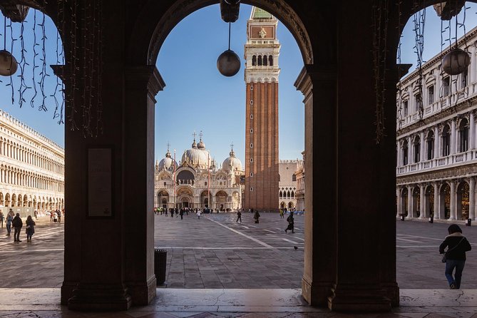Venice's Best: Basilica, Doge's Palace, Gondola & History Gallery - The History Gallery VR: a useful primer when you want context