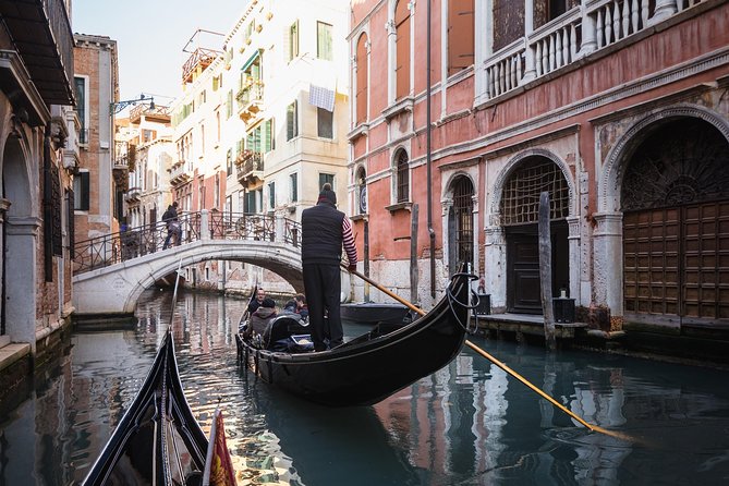 Venice's Icons: Basilica, Doge Palace, Rialto & Optional Gondola - Optional gondola: what to expect and what can go sideways