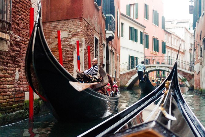 Welcome to Venice Group Tour St. Mark's Basilica & Gondola Ride - Starting at Campo S. Giacomo di Rialto: Your Walk Begins Where You’ll Need It
