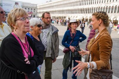 Welcome to Venice Group Tour St. Mark's Basilica & Gondola Ride - Mercati di Rialto: Fish Market History and Restaurant Tips