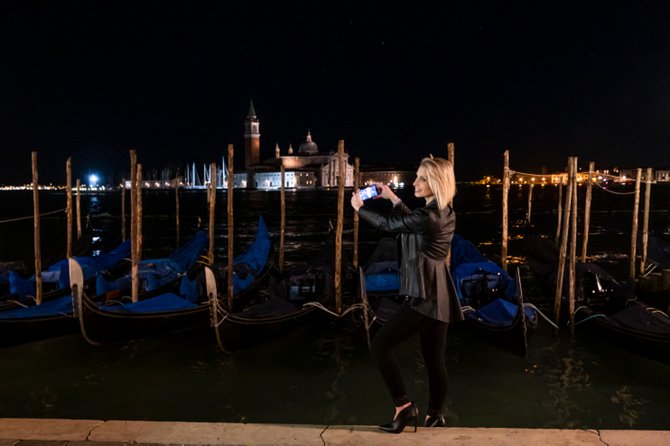 Your Evening in Venice: Aperitif & Lifestyle - Aperitivo at Fondamenta Misericordia: spritz or prosecco plus 2 cikketti